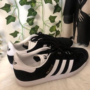 Adidas Gazelle Sneakers Size 7❤️💗🤍🖤